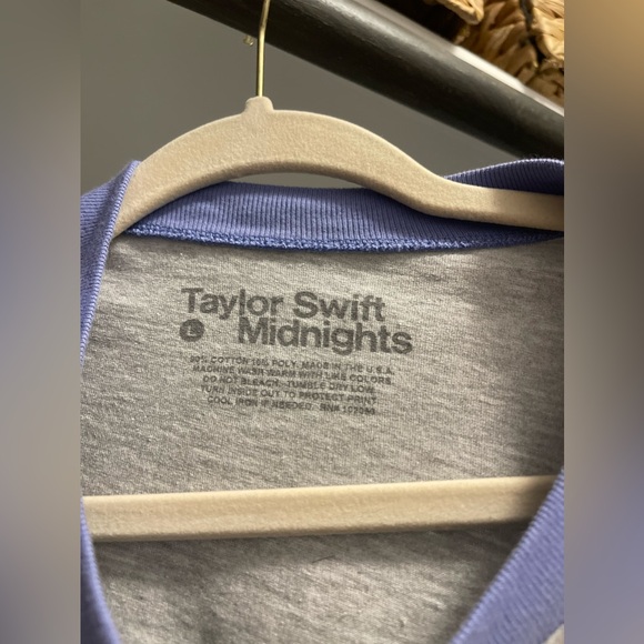 Taylor Swift Official Merch-Karma Is My Boyfriend Cropped Ringer - Picture 3 of 4